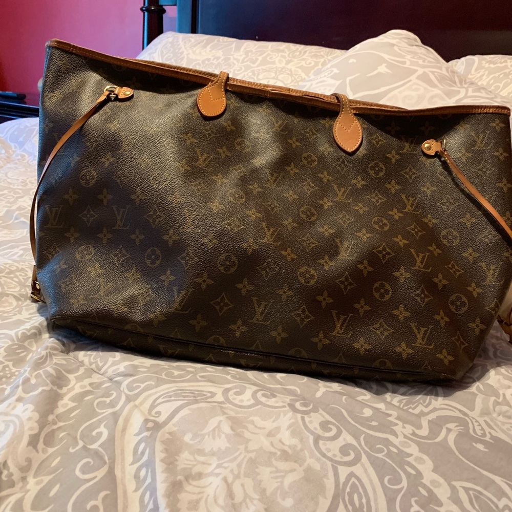 Authentic Louis Vuitton Neverfull GM